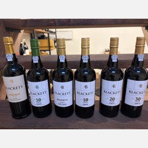 Portvinsaften med bes�g fra Blackett samt import�r den 22. januar 2027 kl. 18.30